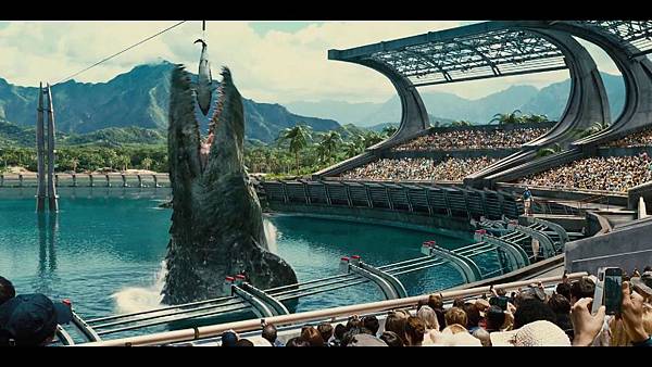 jurassic-world-super-bowl-06 jurassic-world-super-bowl-06