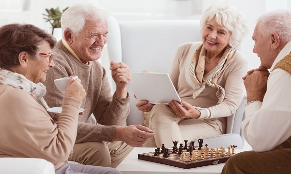 shutterstock_534961387《專題報導》小額終老保險究竟在紅什麼？「不只銀髮族，年輕人也適合買！」.jpg