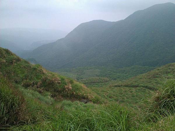 金包里城門後山景.jpg