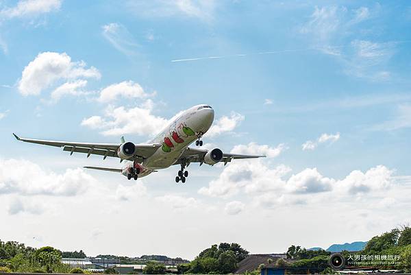 DSC_7770.jpg 進場的長榮航空Hello Kitty蘋果機空巴A330-300(B-16332,東京羽田往台北,BR191)