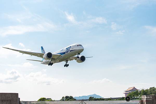 DSC_7798.jpg 全日空的波音787-800,是下午前來飛機巷的朋友必拍的班次飛機。(JA807A,東京羽田往台北,NH853)