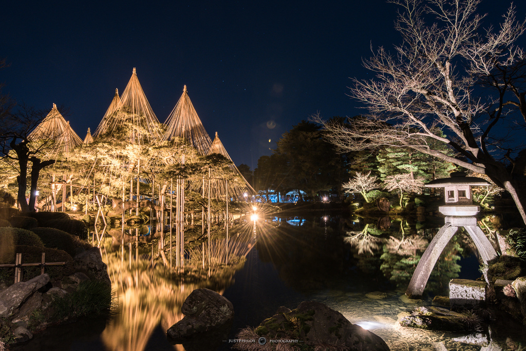 DSC_5066.jpg 每年四季限定的兼六園夜間點燈,因為排隊的人潮很常,因此只能簡單拍攝一兩張後就要換位置了。