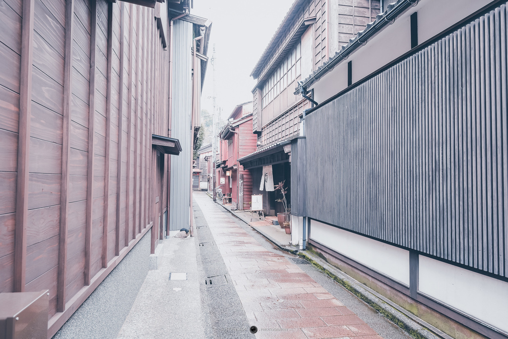 DSC_5541.jpg 來到東茶屋街放慢腳步,可以穿梭在茶屋街中寂靜的巷弄間找到新的樂趣。