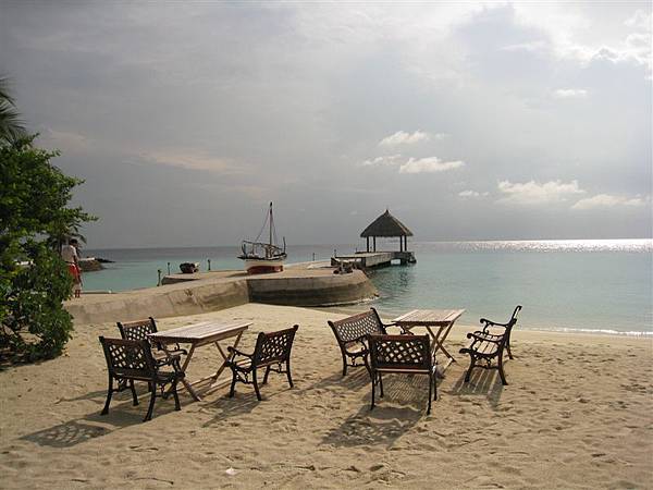 只要你想要，隨時都可以坐在這欣賞美麗的海景。