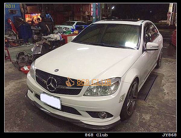 W204 前期原廠AMG保桿日式前下巴實車照-2.JPG