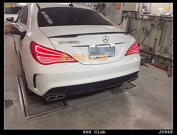 W117 CLA45 後保實車照-1.JPG