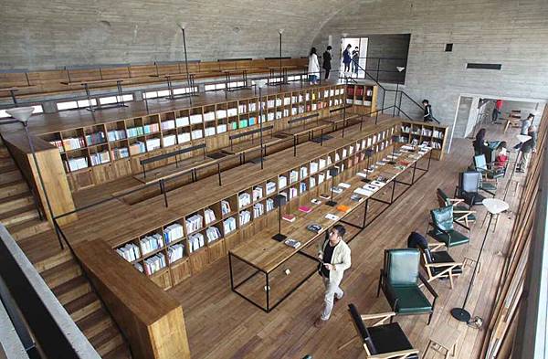 三聯書店海邊公益圖書館 三聯書店海邊公益圖書館