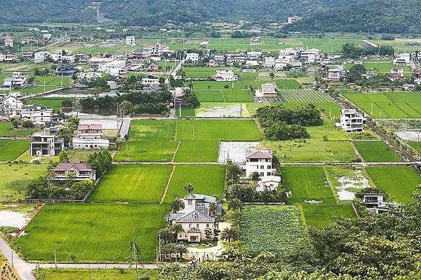 農舍限建修法 最快下月上路