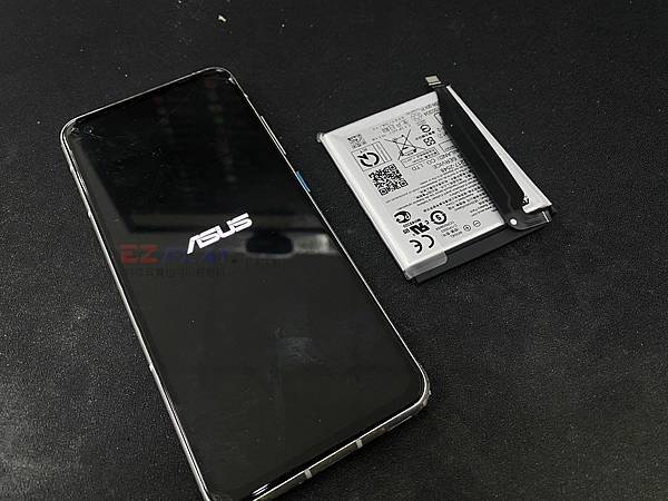 ASUS Zenfone 8電池更換(台中西區手機維修)(台