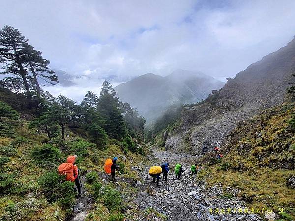 奇萊北壁下屏風出石門山