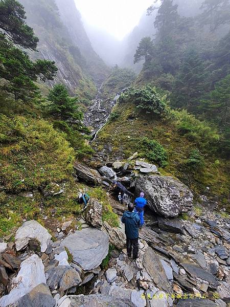 奇萊北壁下屏風出石門山