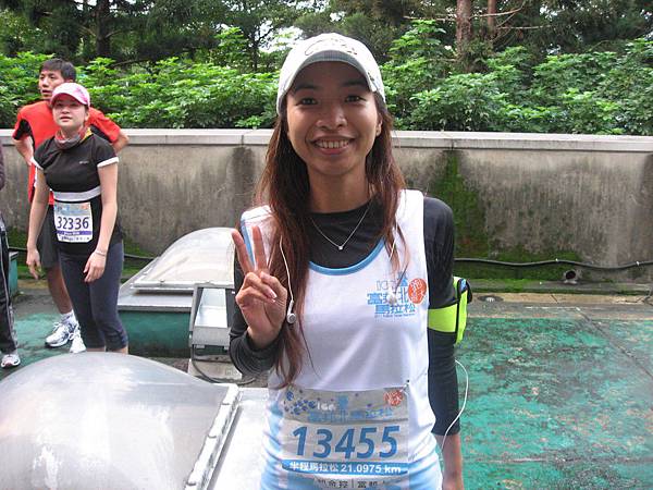 原來...衣服很白！