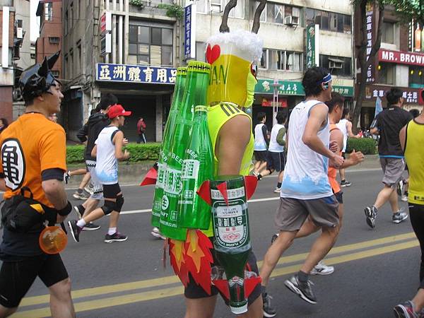 乾杯啦～來一手台啤