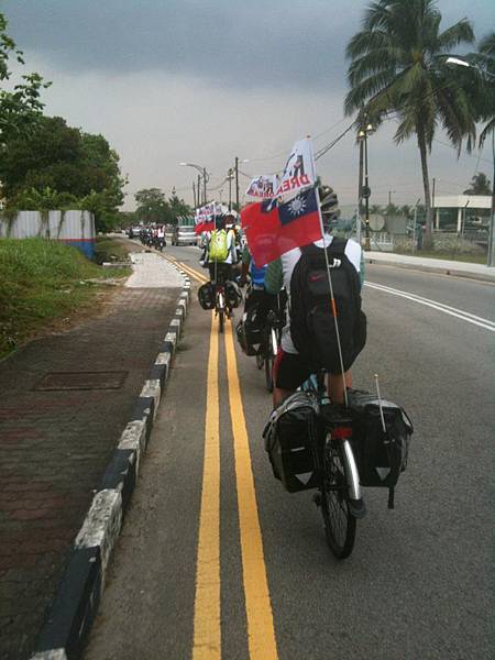 282911_3754312428634_1565634721_n