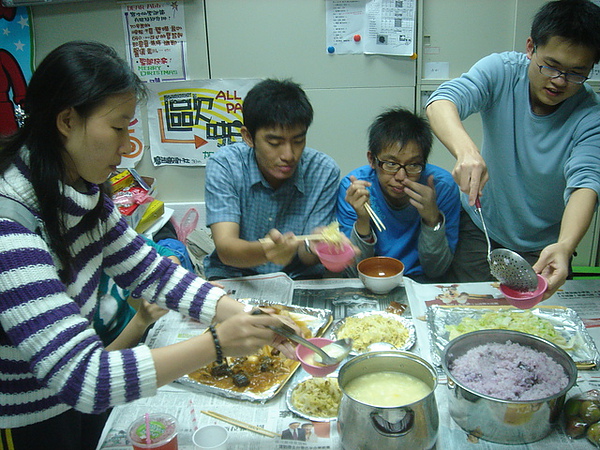 開始掠食了