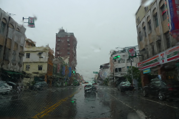 下大雨了