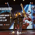 圖9.台灣大哥大總經理林之晨與Riot Games東南亞區總經理Justin Hulog攜手開創台灣手遊市場新高度.jpg