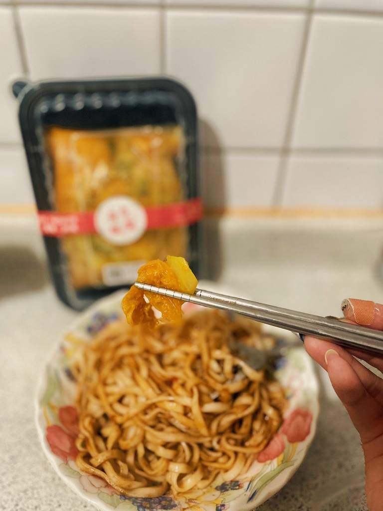 宅配｜秘製泡菜和手作辣椒醬超好下飯！潮麵就要這樣吃！朱大爺手