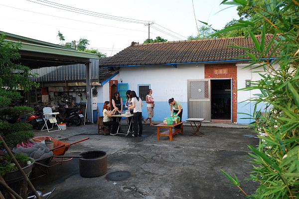 EATMEET_001_.jpg EATMEET_001_.jpg