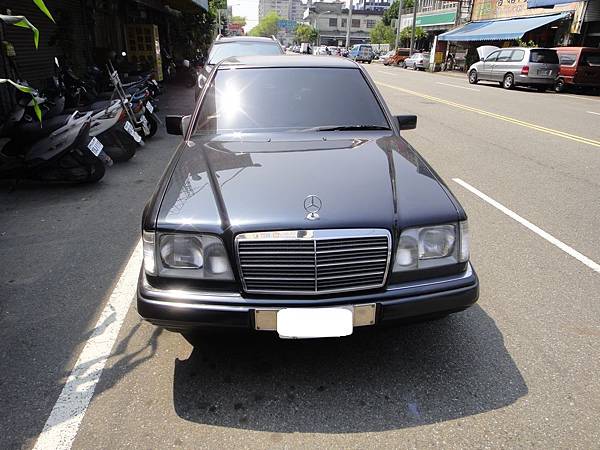 1995年Mercedes Benz E220 增加單鍵彈射遙控鑰匙@ 鑰匙夢工廠--寶元