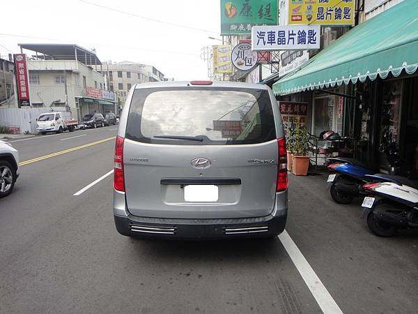 2010年 Hyundai Starex 增加整合式彈射遙控