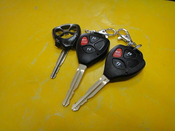 2008年 Toyota Camry 更換鑰匙外殼及增加遙控