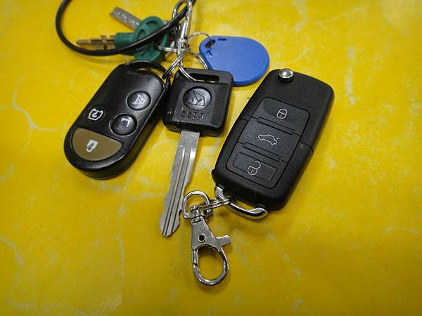 2008年 Nissan Livina 增加整合式彈射遙控晶