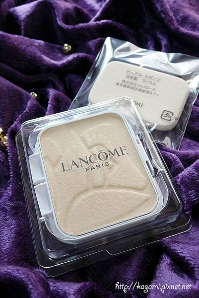 LANCÔME 蘭蔻　光感奇蹟保濕水粉餅 SPF20 PA++： http://kagami.pixnet.net/blog/post/29802963