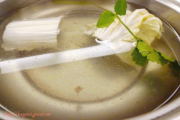 阿官火鍋： http://kagami.pixnet.net/blog/post/30290520