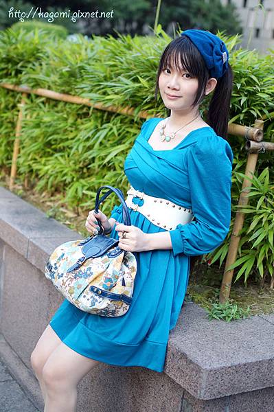 四月穿搭： http://kagami.pixnet.net/blog/post/30651738