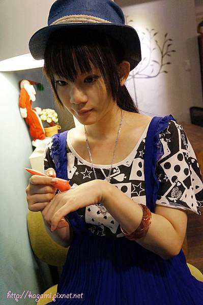 MIROS 天然草本護手霜： http://kagami.pixnet.net/blog/post/30754400