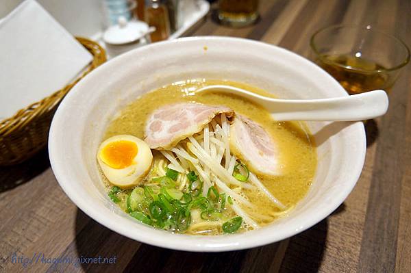 麵屋輝　麺や輝（teru）： http://kagami.pixnet.net/blog/post/31423993