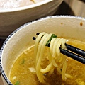 麵屋輝　麺や輝（teru）： http://kagami.pixnet.net/blog/post/31423993