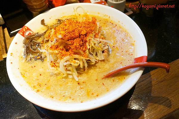 凪（Nagi） 豚王拉麵： http://kagami.pixnet.net/blog/post/31644931