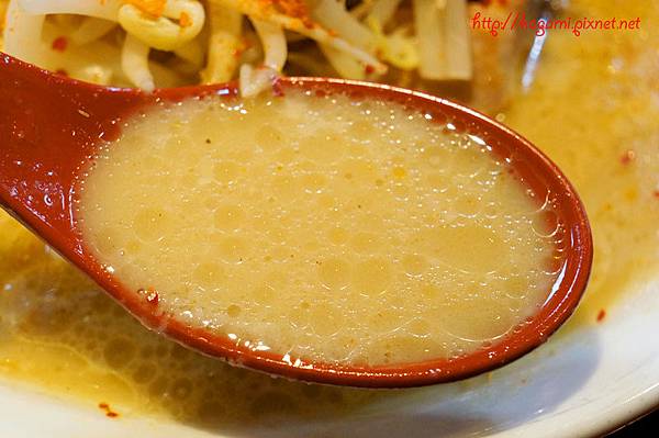 凪（Nagi） 豚王拉麵： http://kagami.pixnet.net/blog/post/31644931