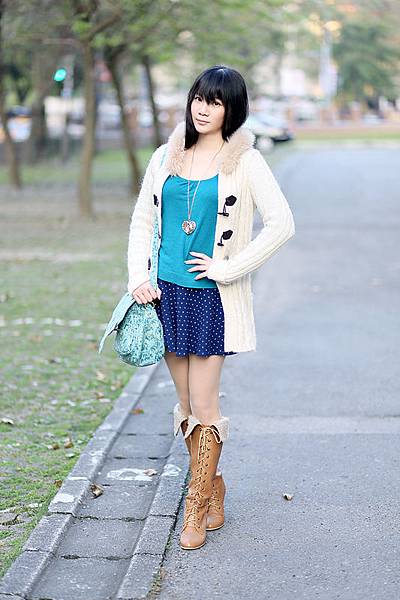 二月穿搭： http://kagami.pixnet.net/blog/post/31848459