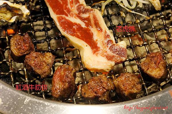 燒肉眾： http://kagami.pixnet.net/blog/post/32031877