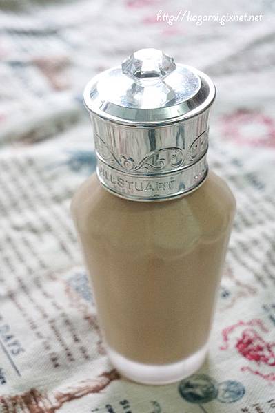 Jill Stuart 雪紡絲潤粉底液