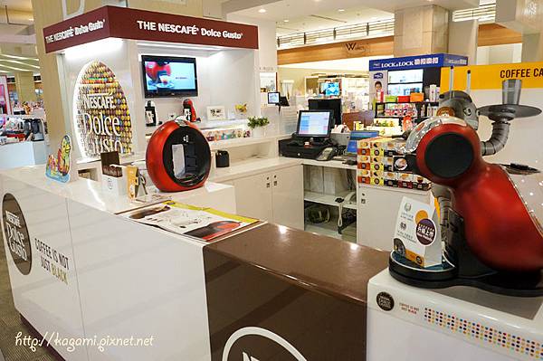 雀巢膠囊咖啡機 NESCAFÉ Dolce Gusto： http://kagami.pixnet.net/blog/post/32638333