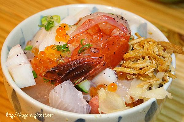 二男ほんかく小家料理： http://kagami.pixnet.net/blog/post/35186919