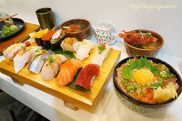 二男ほんかく小家料理： http://kagami.pixnet.net/blog/post/38462649