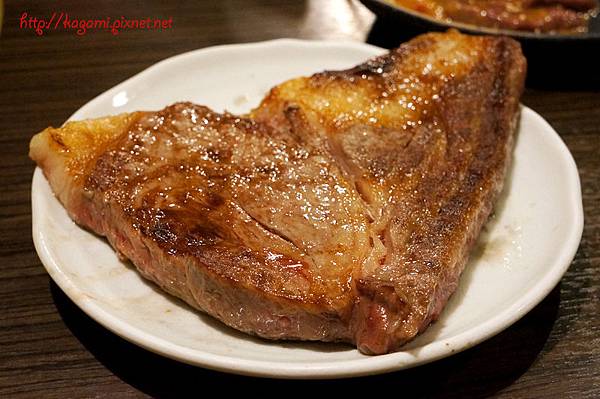 焼肉乃我那覇： http://kagami.pixnet.net/blog/post/38227795