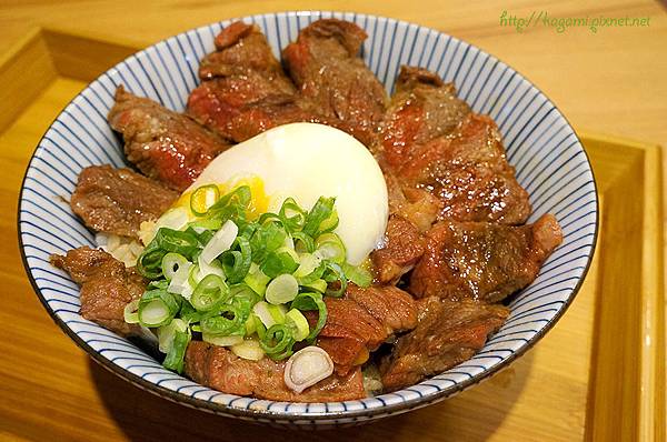 滿燒肉丼食堂： http://kagami.pixnet.net/blog/post/41260444