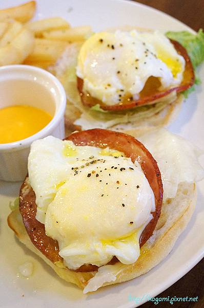 Yuly Brunch & Cafe： http://kagami.pixnet.net/blog/post/41425036