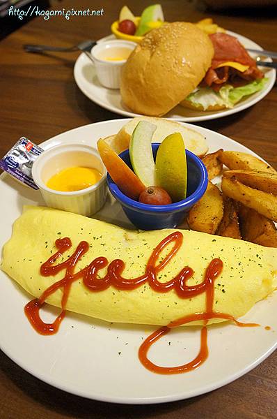 Yuly Brunch & Cafe： http://kagami.pixnet.net/blog/post/41425036