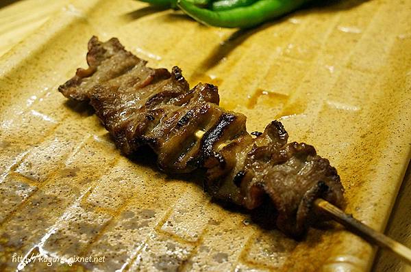 鯨吞燒 串燒酒埸： http://kagami.pixnet.net/blog/post/41642815