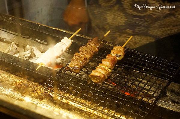 鯨吞燒 串燒酒埸： http://kagami.pixnet.net/blog/post/41642815
