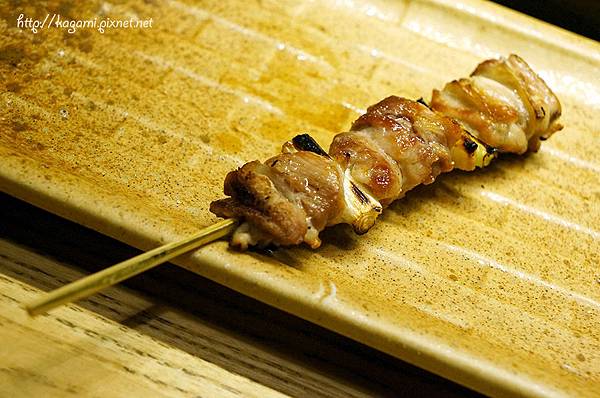 鯨吞燒 串燒酒埸： http://kagami.pixnet.net/blog/post/41642815