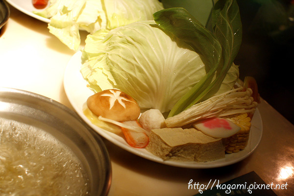 市民大道涮涮鍋： http://kagami.pixnet.net/blog/post/25911233