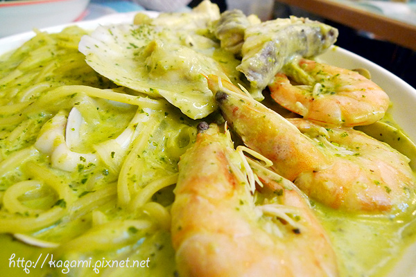 叉子義大利麵： http://kagami.pixnet.net/blog/post/28400821